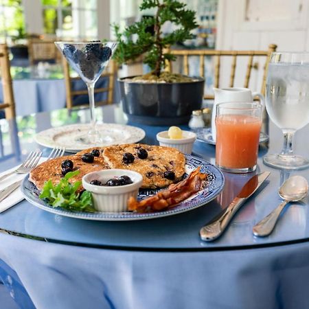Bluefield Inn, A Select Registry Propery ภายนอก รูปภาพ