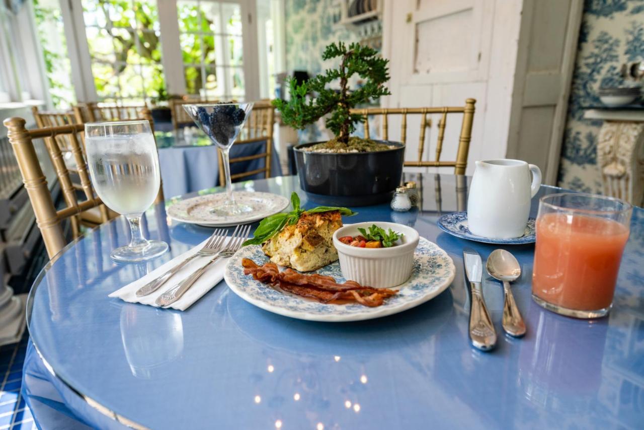 Bluefield Inn, A Select Registry Propery ภายนอก รูปภาพ