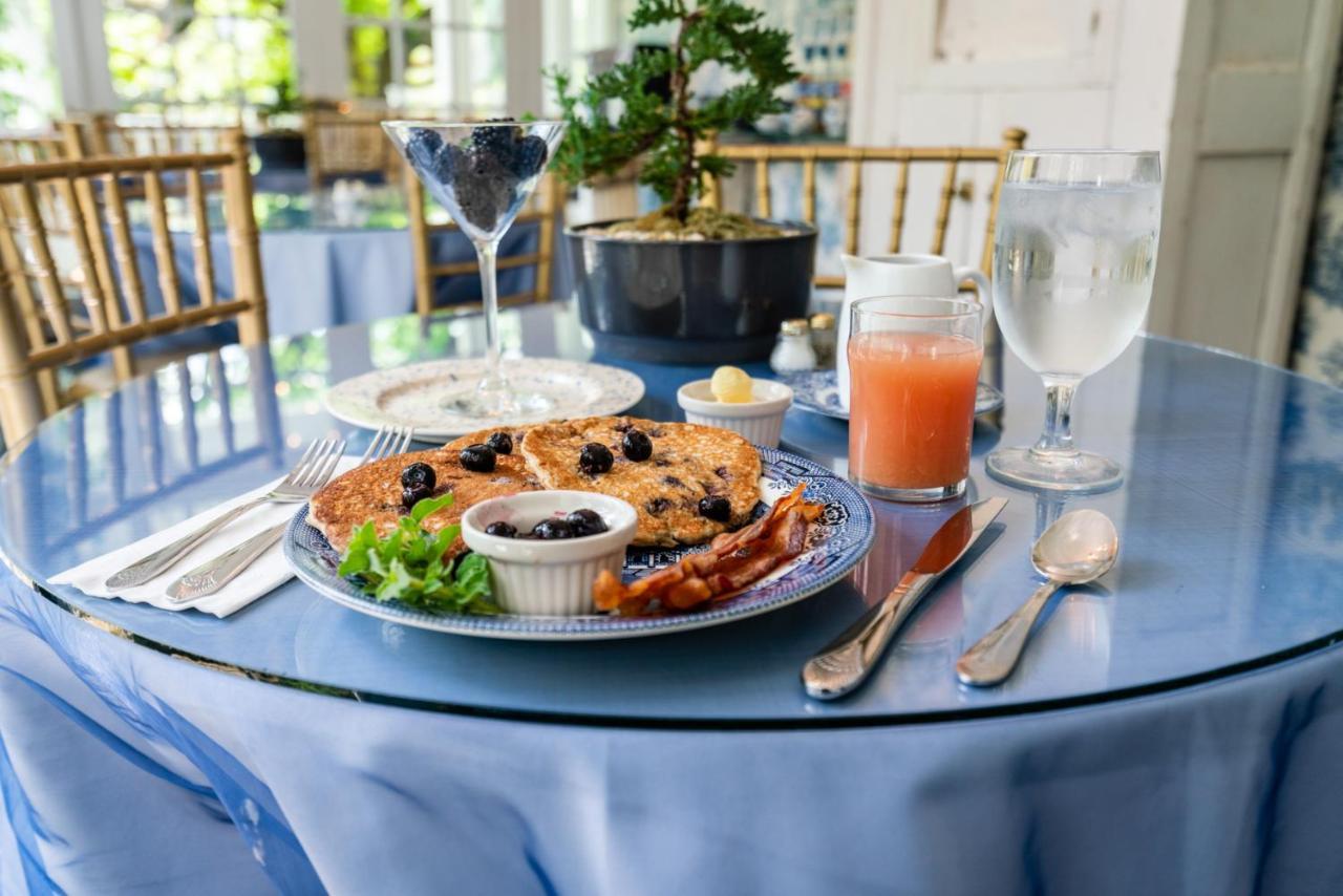 Bluefield Inn, A Select Registry Propery ภายนอก รูปภาพ