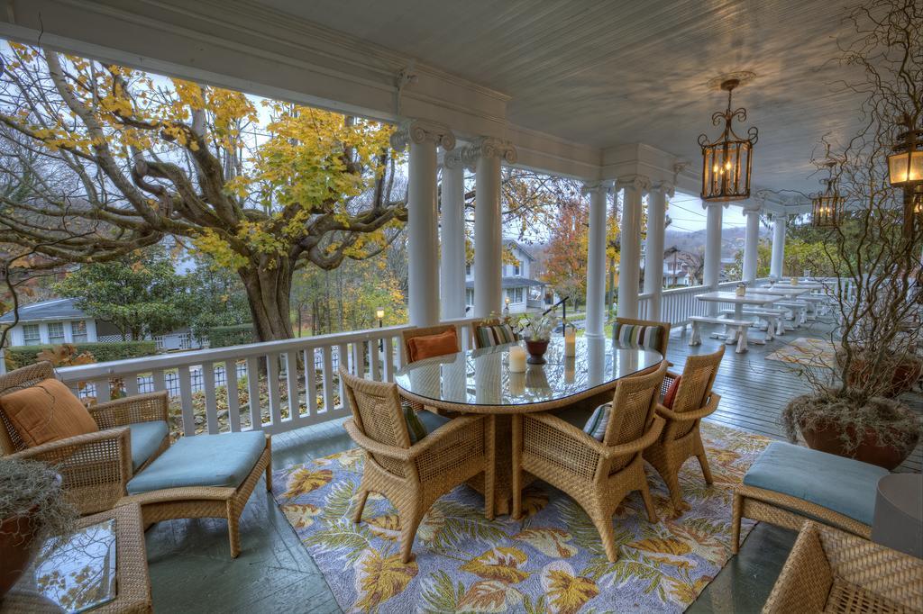 Bluefield Inn, A Select Registry Propery ภายนอก รูปภาพ
