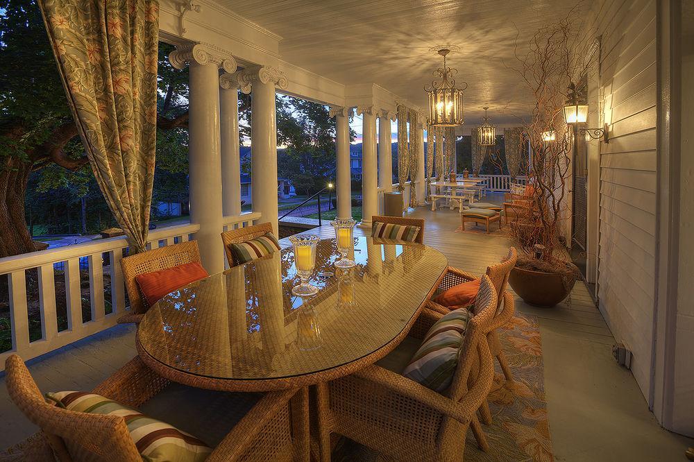 Bluefield Inn, A Select Registry Propery ภายนอก รูปภาพ