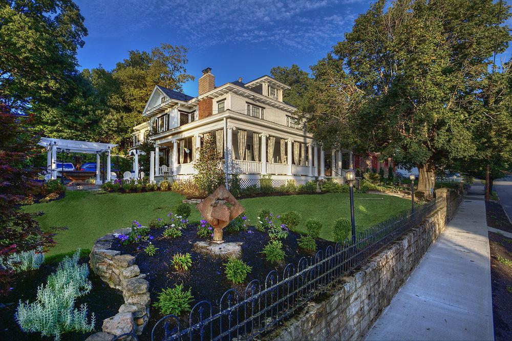 Bluefield Inn, A Select Registry Propery ภายนอก รูปภาพ
