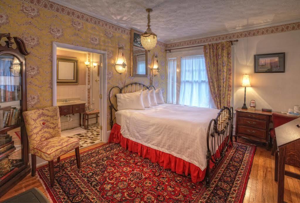 Bluefield Inn, A Select Registry Propery ภายนอก รูปภาพ